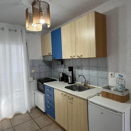 Christina Maisonette Пефкохори